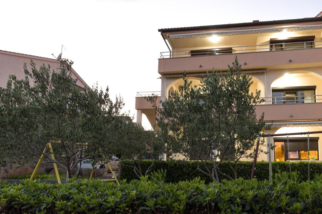 Apartmani Paradiso Krk Town Buitenkant foto