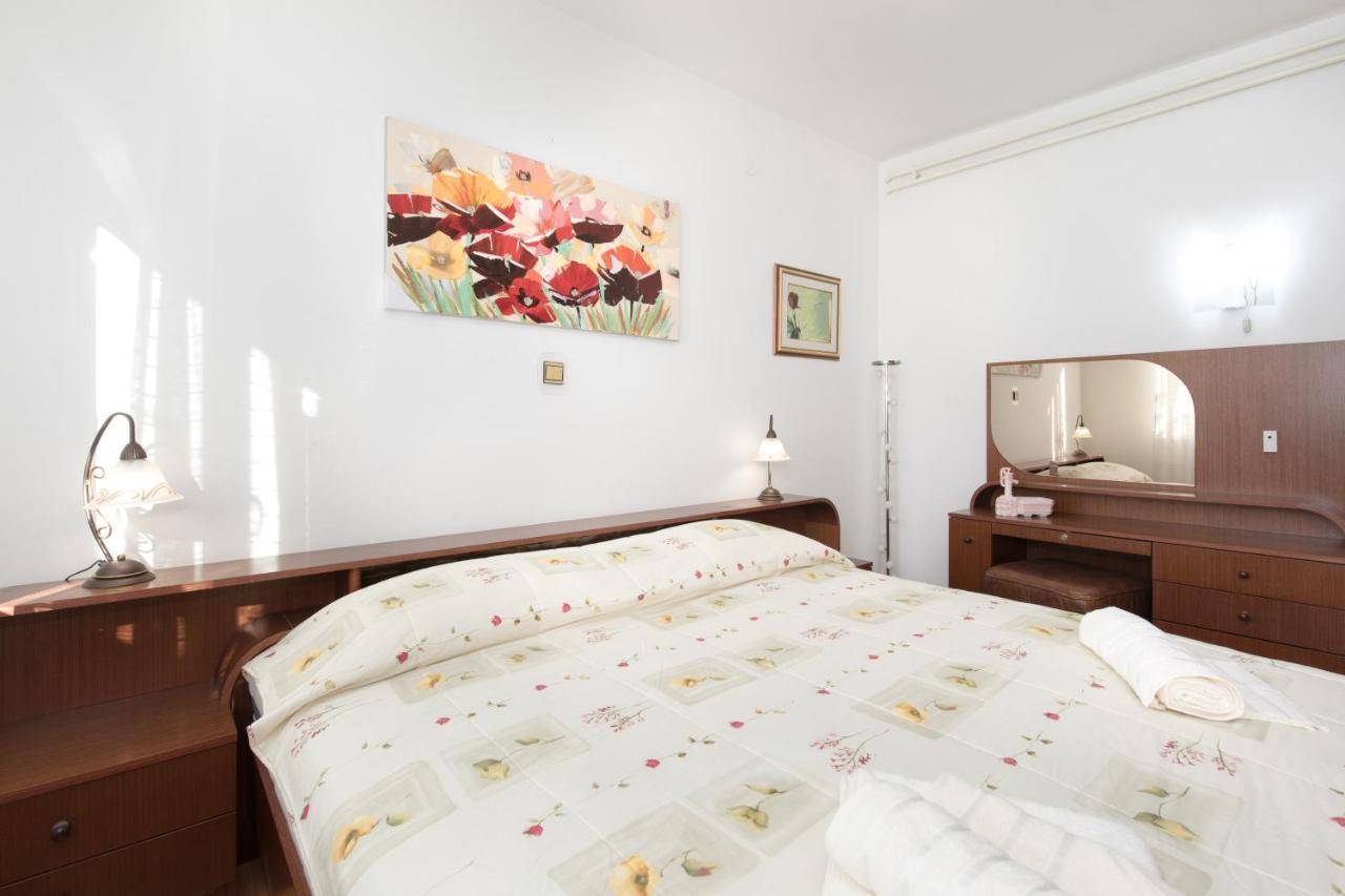 Apartmani Paradiso Krk Town Buitenkant foto