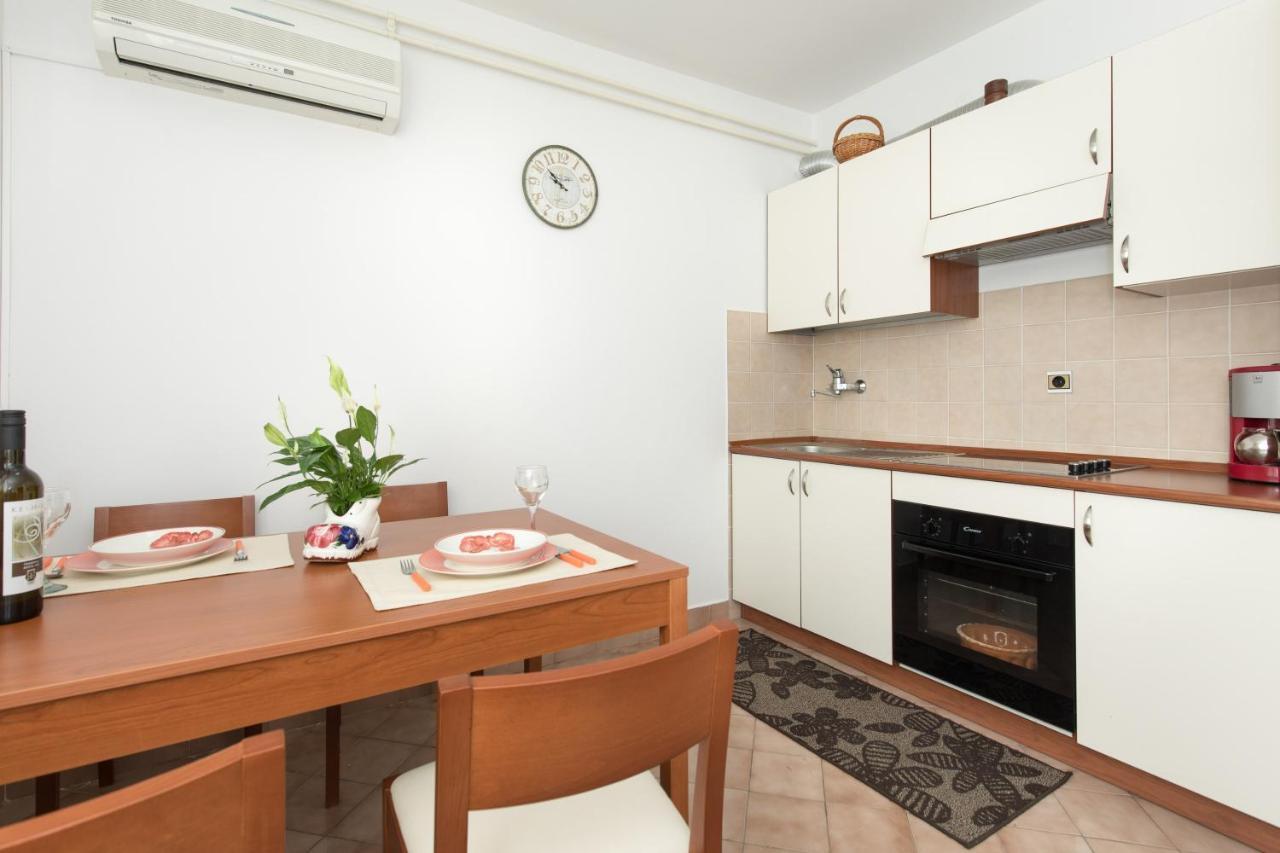 Apartmani Paradiso Krk Town Buitenkant foto